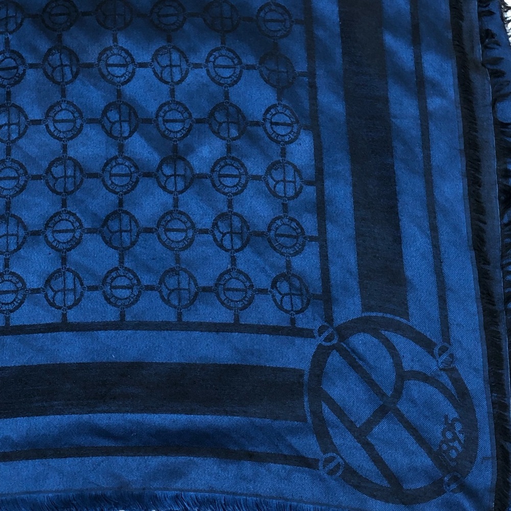 Henri Bendel Blanket Scarf